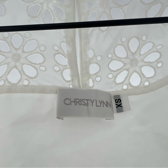 Christy Lynn‎ White Cotton Eyelet Puff Sleeve Top Feminine Romantic - Picture 10 of 13